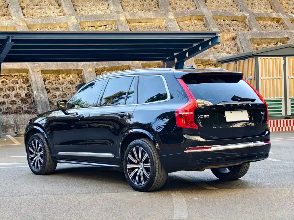Volvo XC90 — фото 9