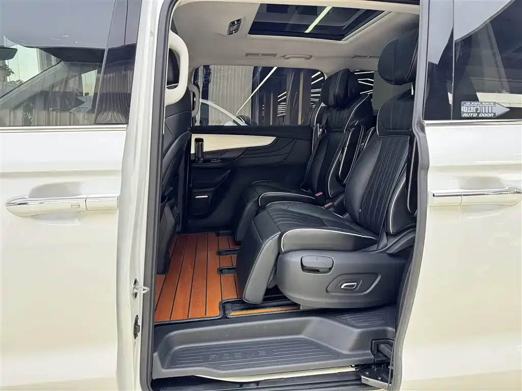 Roewe iMAX8 — фото 7