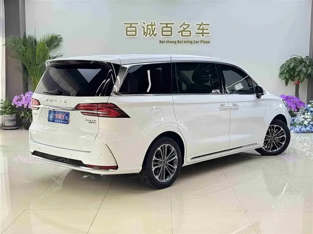 Roewe iMAX8 — фото 9