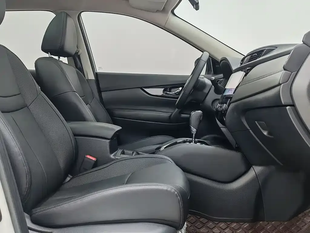 Nissan X-Trail — фото 10