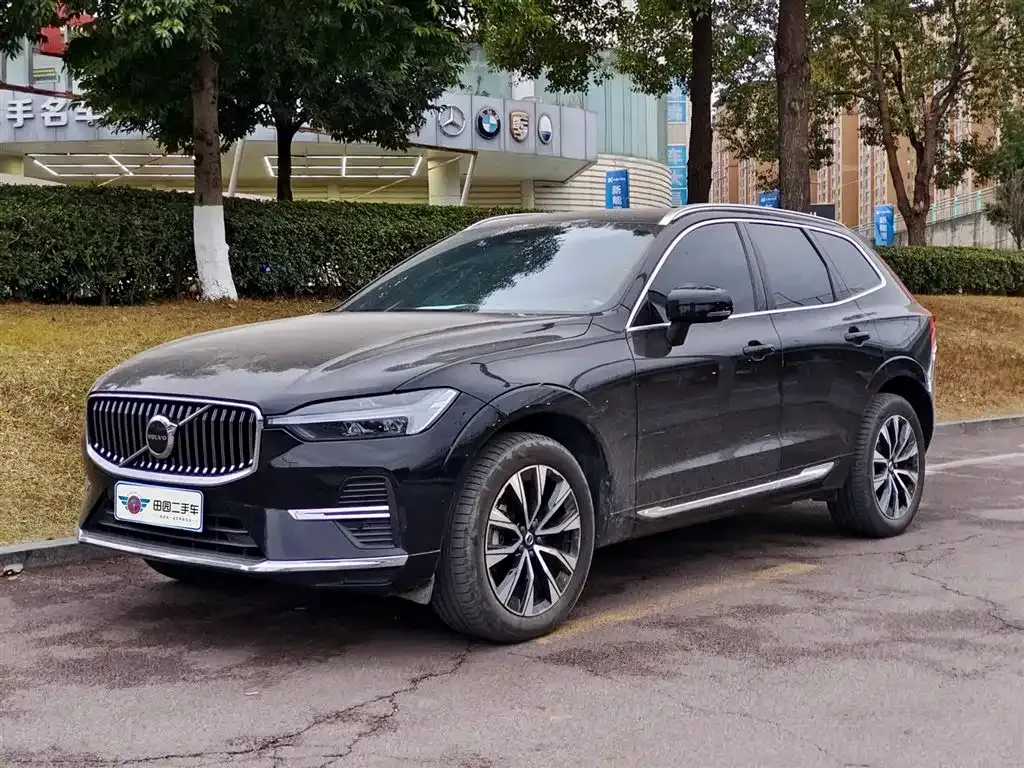 Volvo XC60 — фото 1