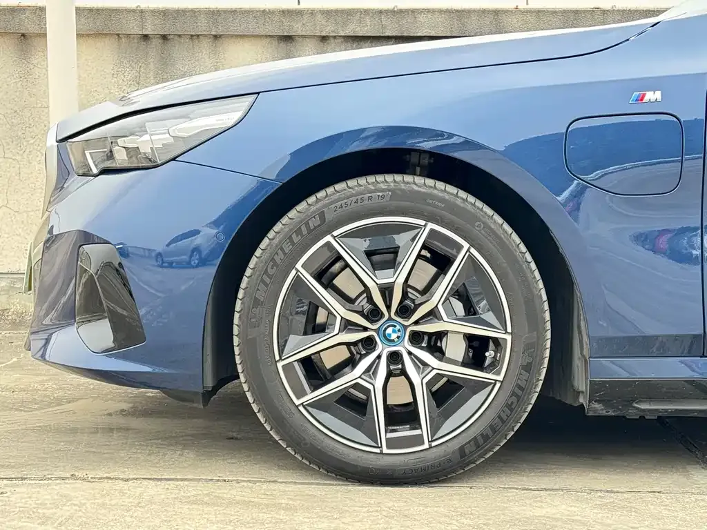 BMW i5 — фото 10