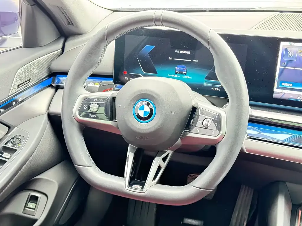BMW i5 — фото 9