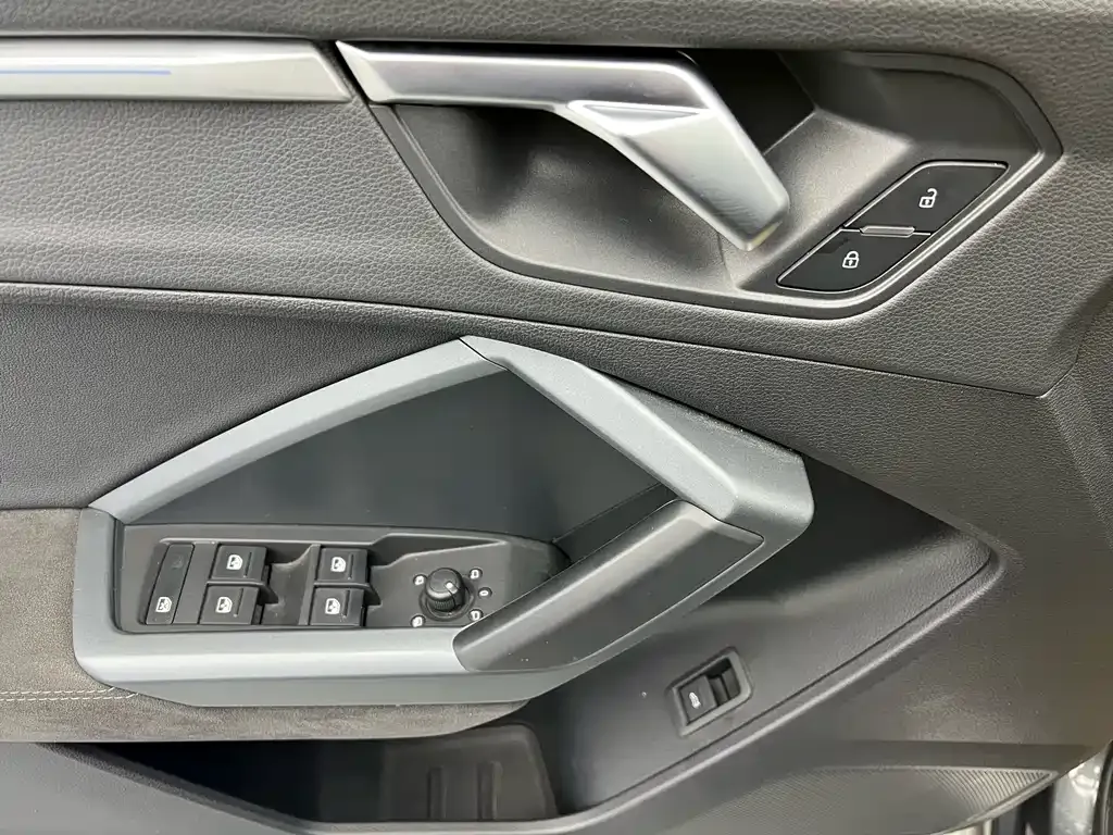 Audi Q3 Sportback — фото 7