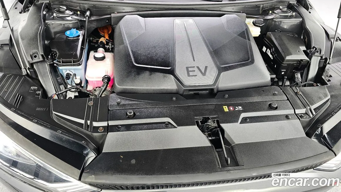 Kia EV6 — фото 8