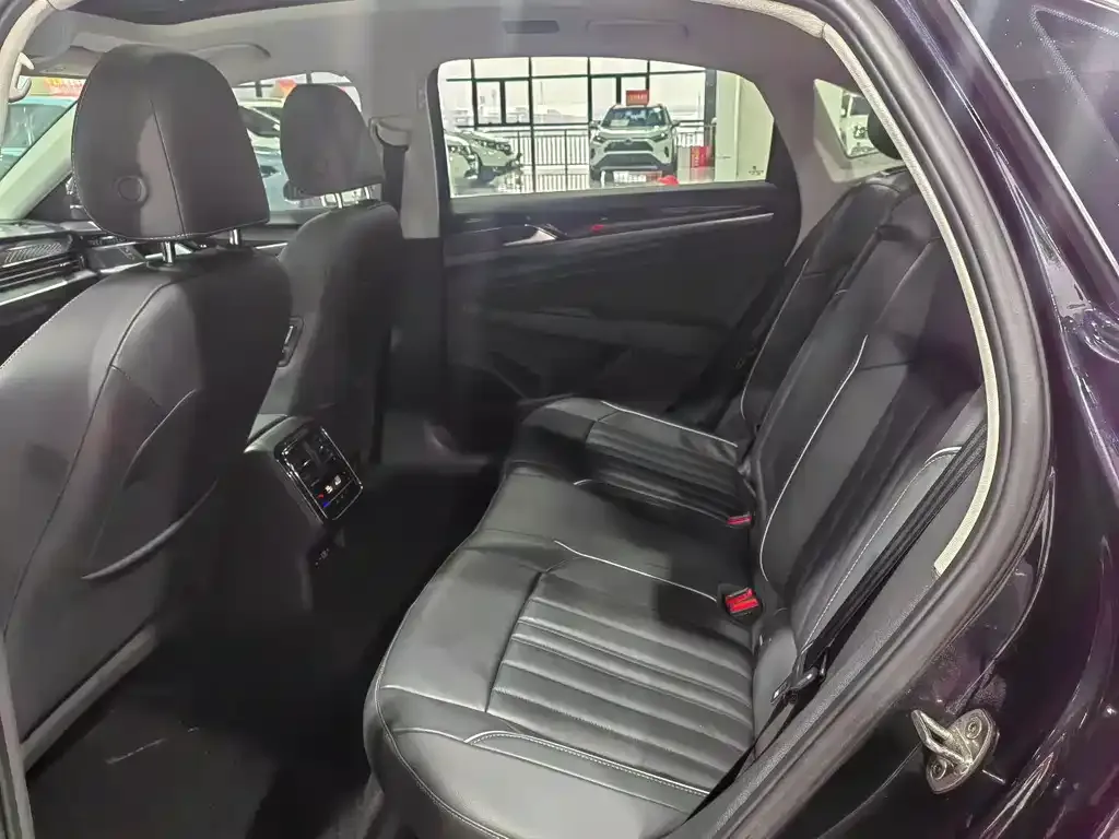 Volkswagen Passat — фото 7