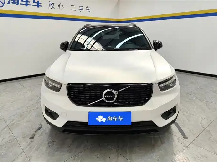 Volvo XC40 — фото 4