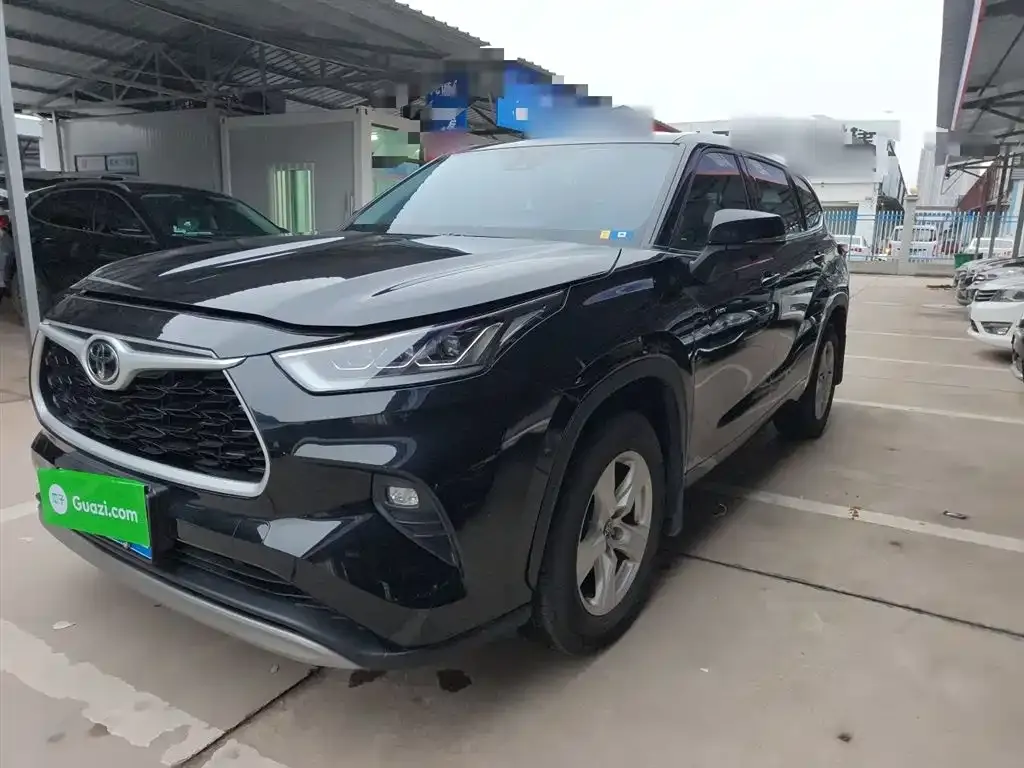 Toyota Highlander — фото 1