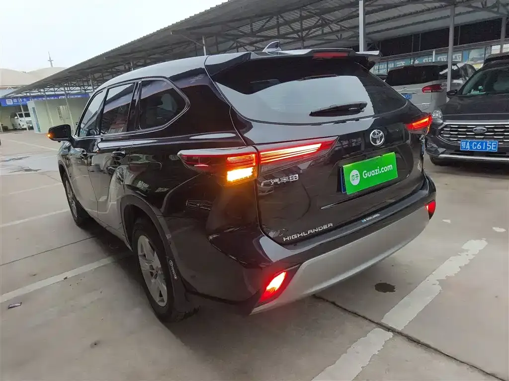 Toyota Highlander — фото 5