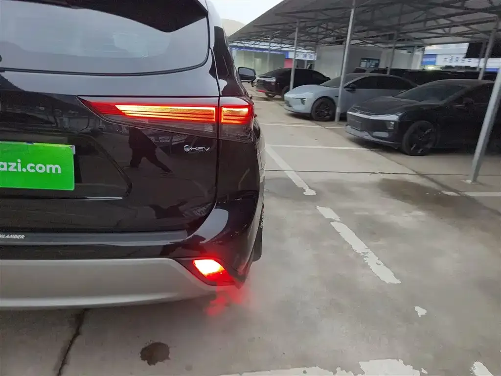 Toyota Highlander — фото 2