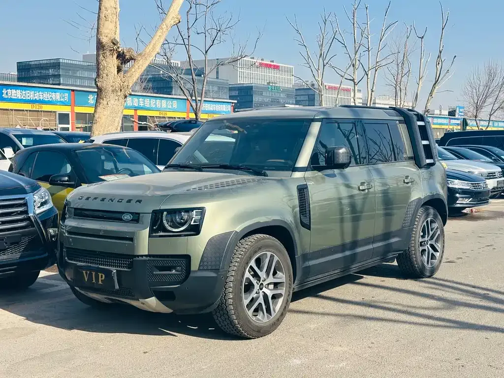 Land Rover Defender — фото 1