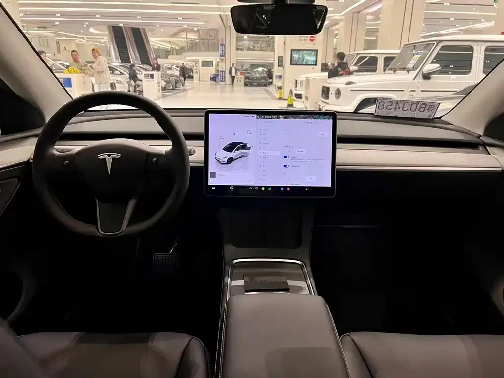 Tesla Model Y — фото 4