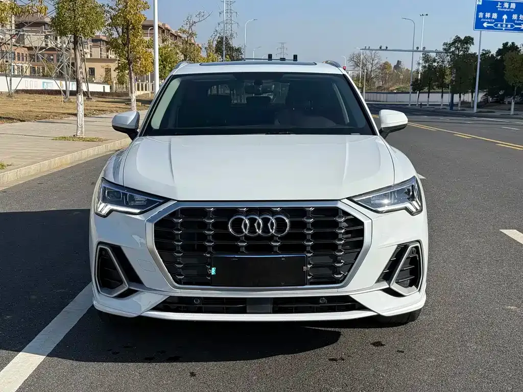 Audi Q3 — фото 10