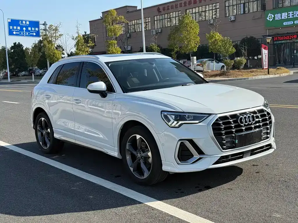 Audi Q3 — фото 7