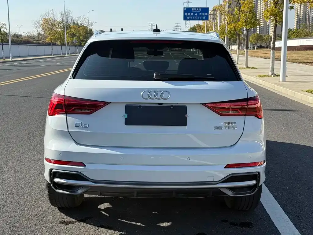 Audi Q3 — фото 8