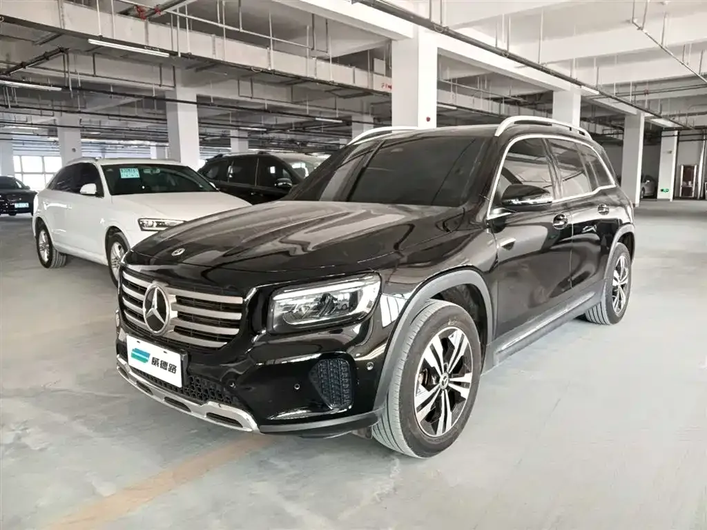 Mercedes-Benz GLB — фото 1