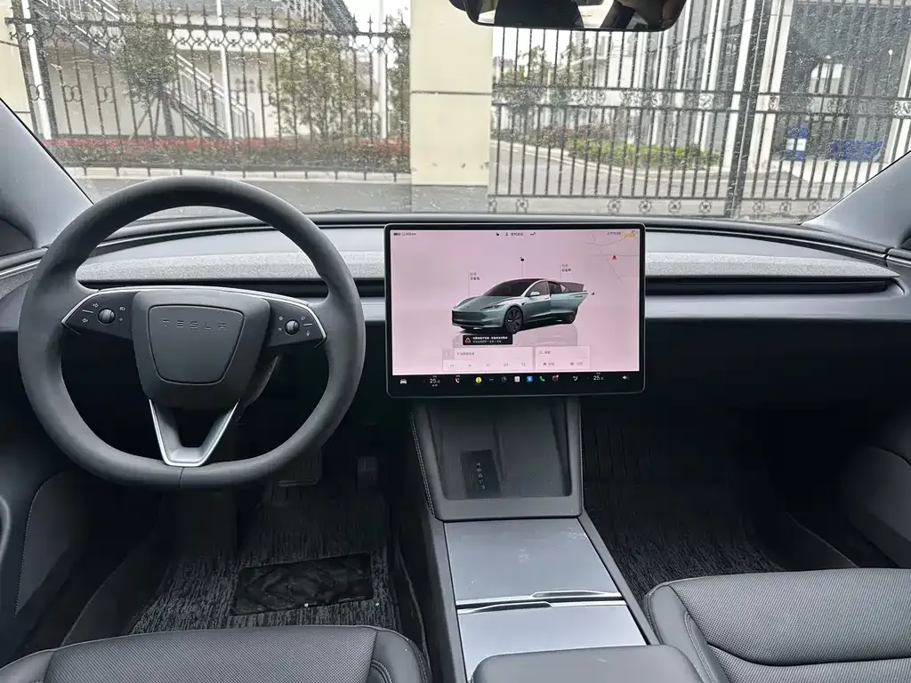 Tesla Model 3 — фото 2