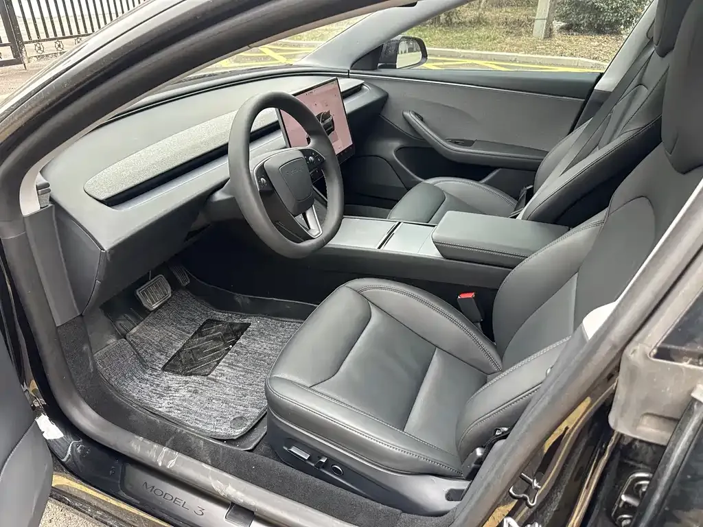 Tesla Model 3 — фото 9