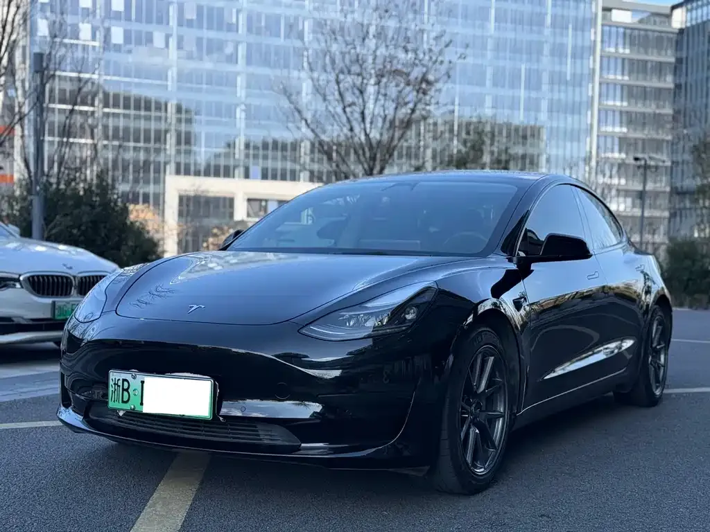 Tesla Model 3 — фото 9