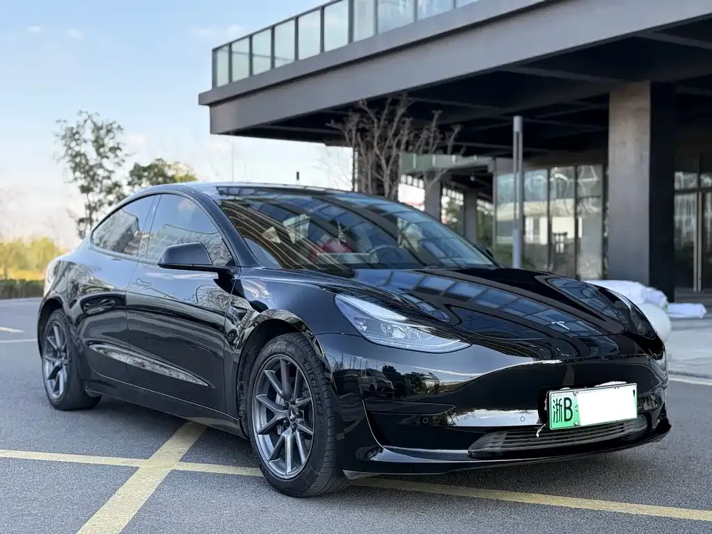 Tesla Model 3 — фото 7