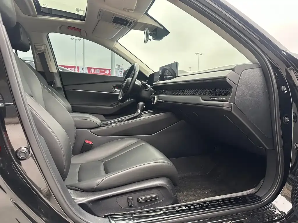 Honda Accord — фото 10