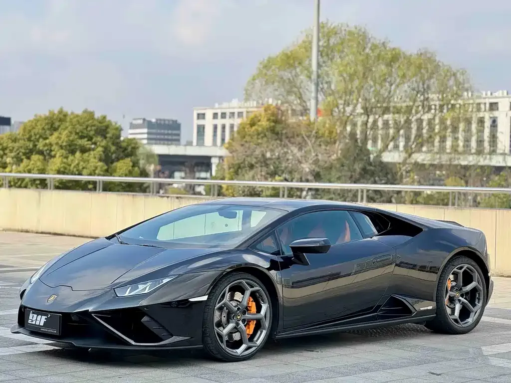 Lamborghini Huracan — фото 1