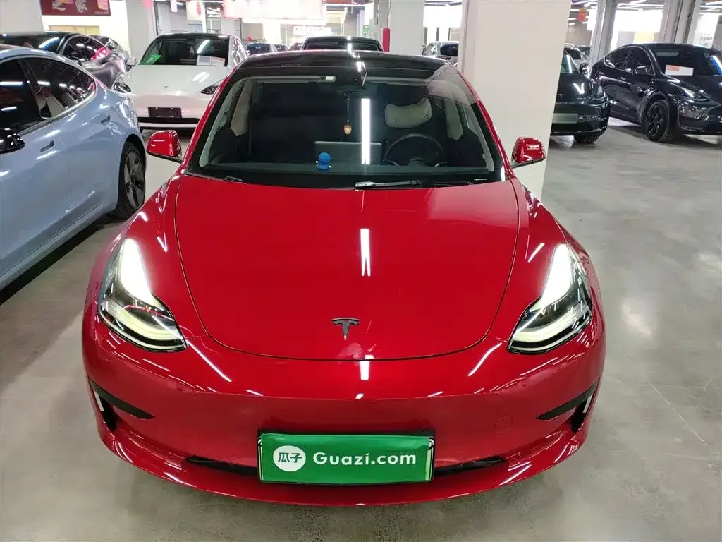 Tesla Model 3 — фото 10