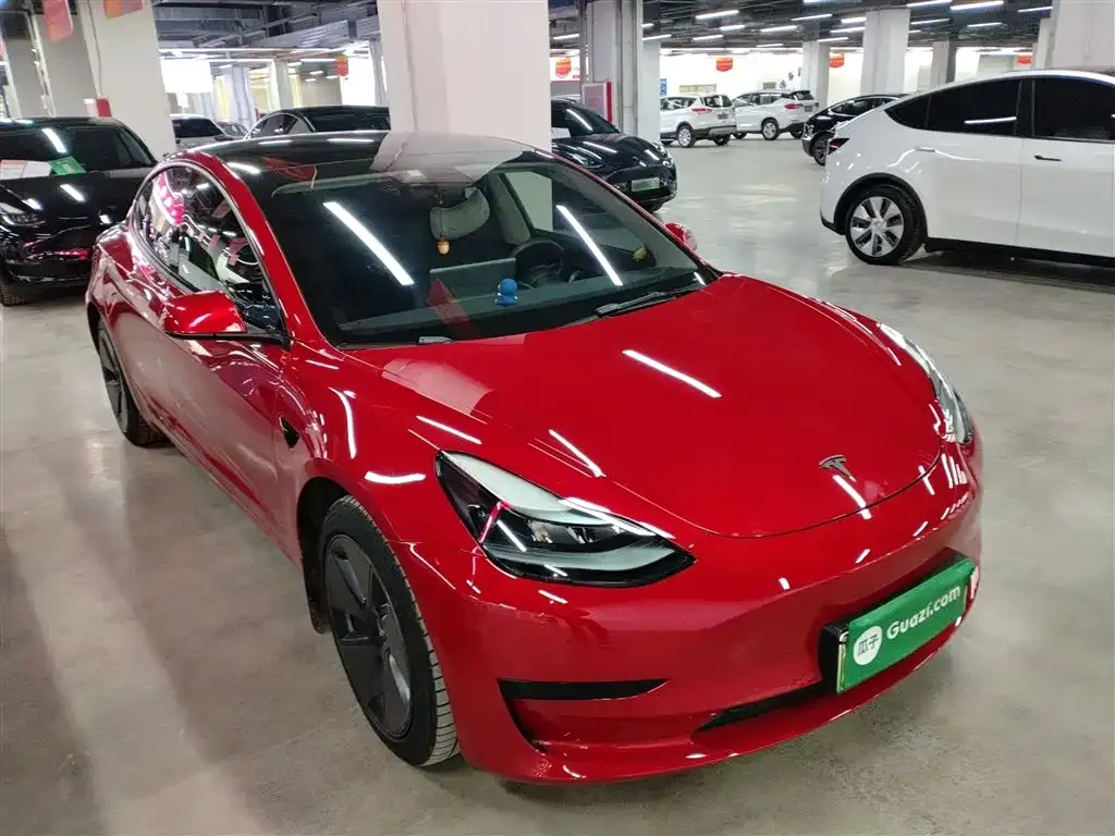 Tesla Model 3 — фото 5