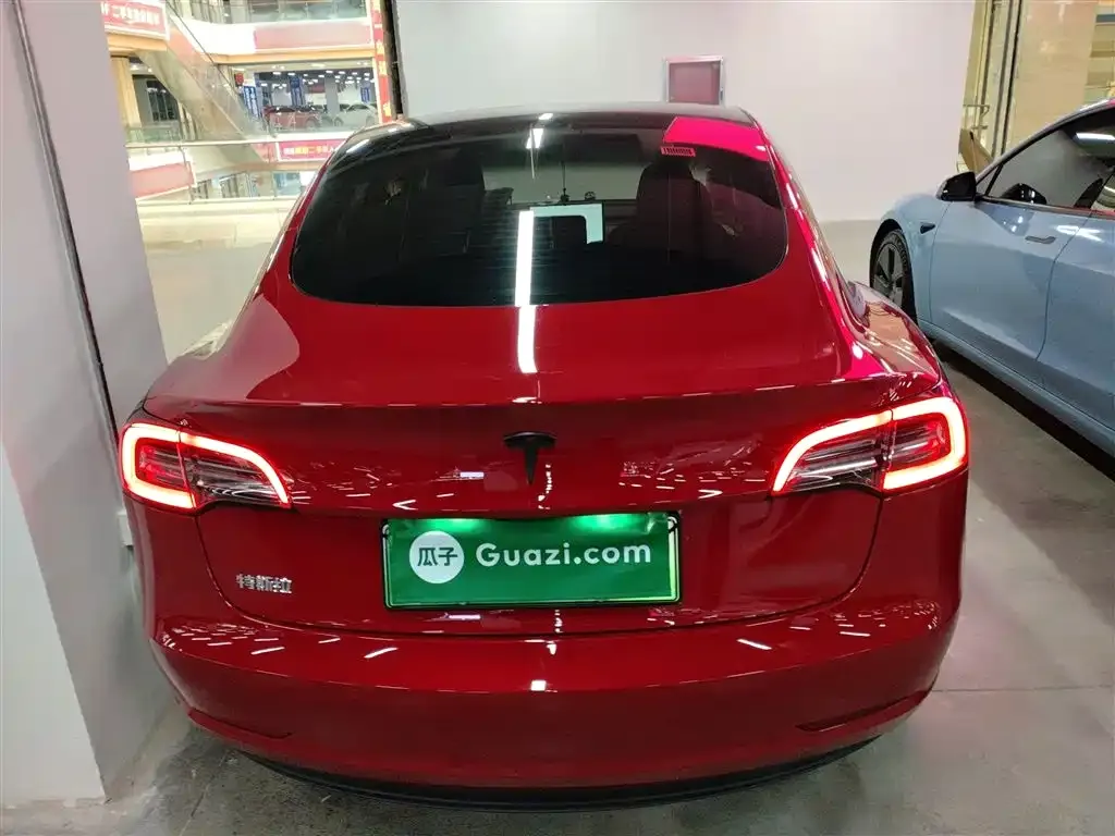 Tesla Model 3 — фото 7