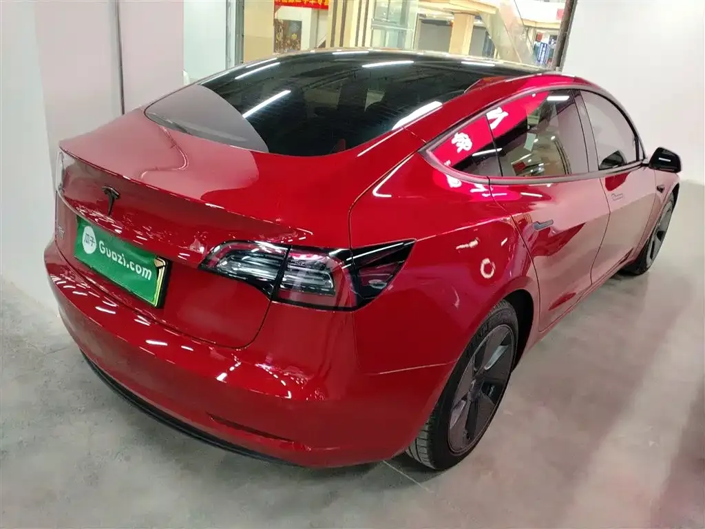 Tesla Model 3 — фото 8
