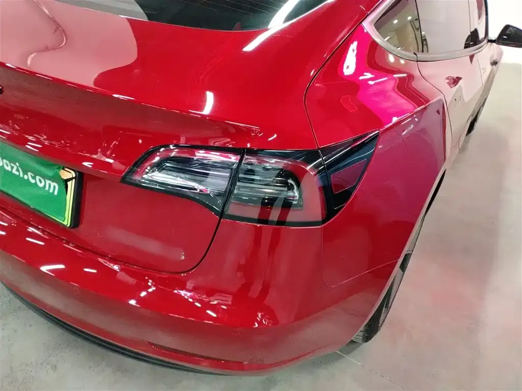 Tesla Model 3 — фото 2