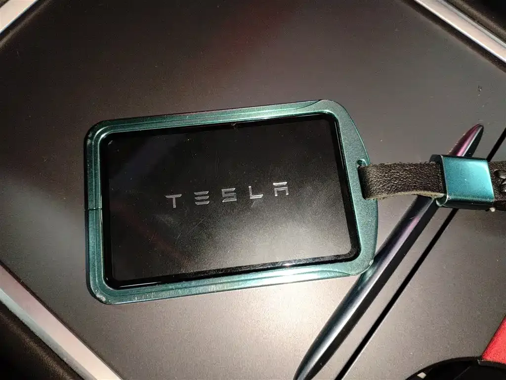 Tesla Model 3 — фото 3