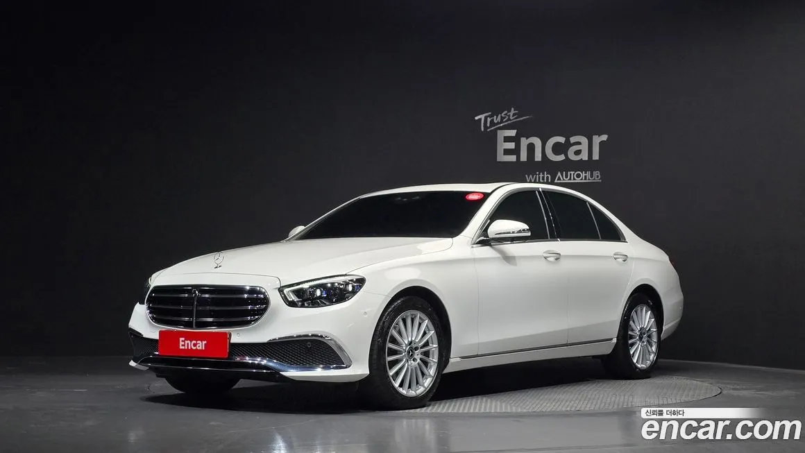 Mercedes-Benz E-Class — фото 1