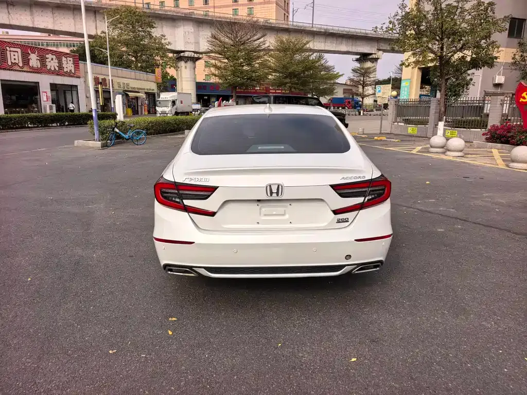 Honda Accord — фото 7