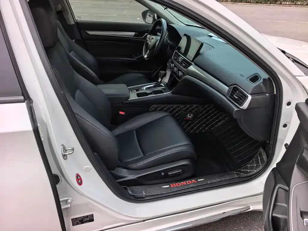 Honda Accord — фото 6