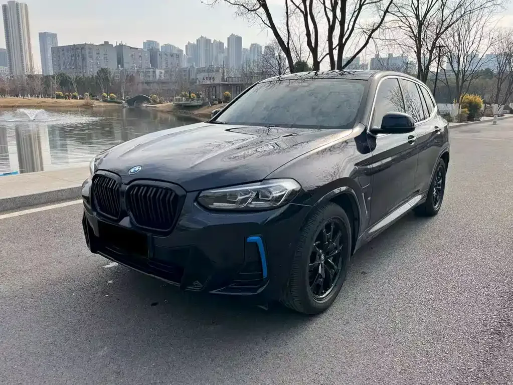 BMW iX3 — фото 1