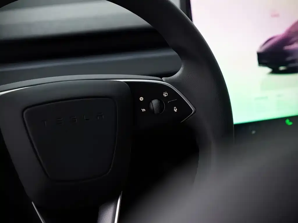 Tesla Model 3 — фото 6