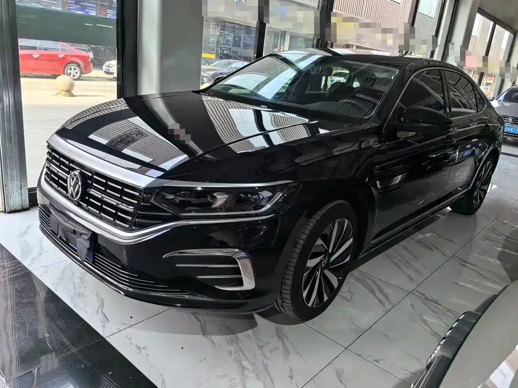 Volkswagen Passat — фото 1