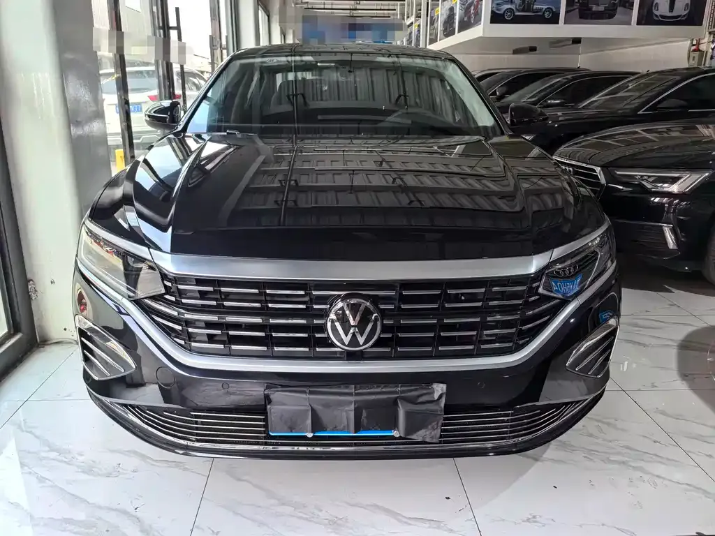 Volkswagen Passat — фото 8