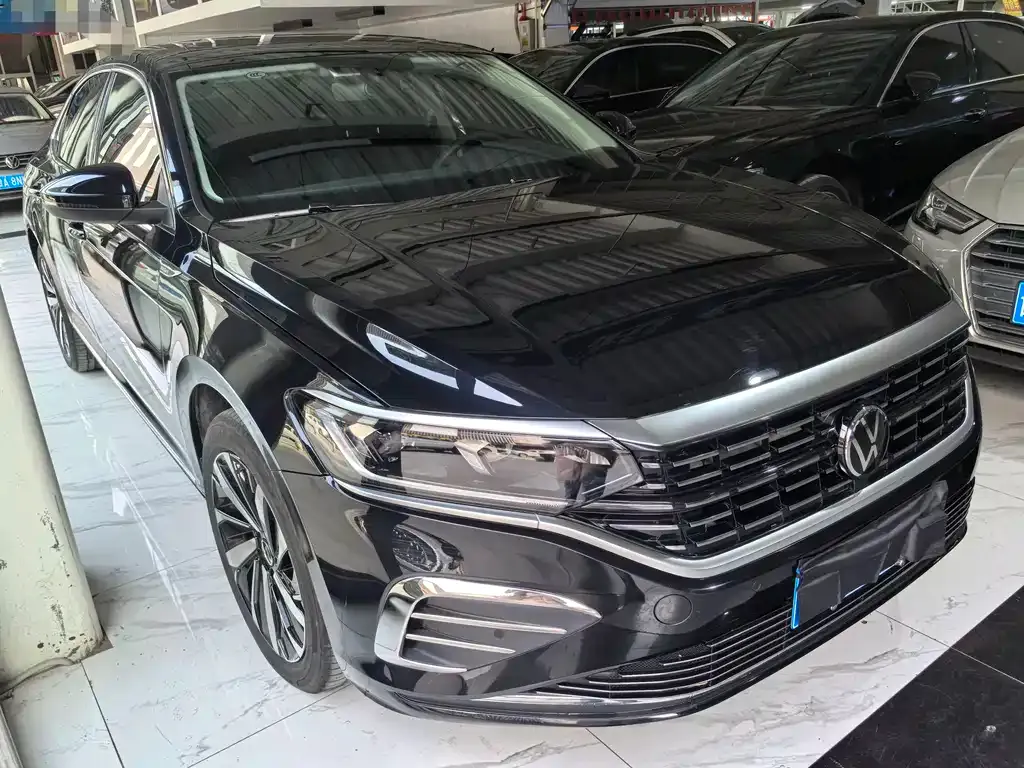 Volkswagen Passat — фото 6