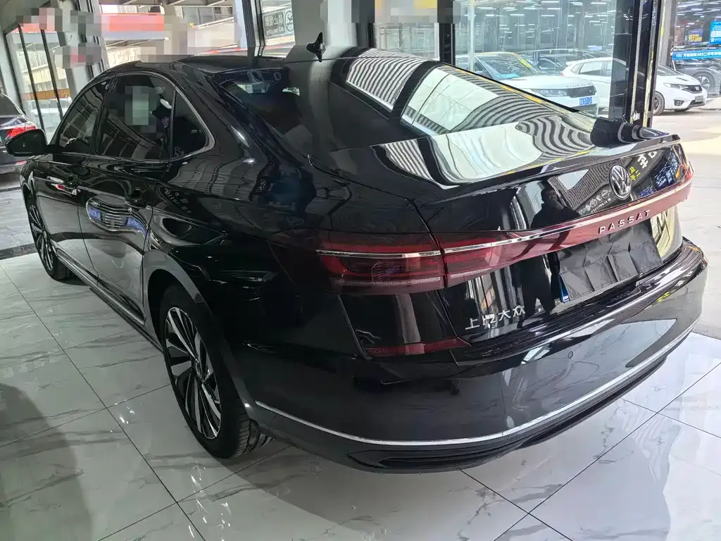 Volkswagen Passat — фото 9