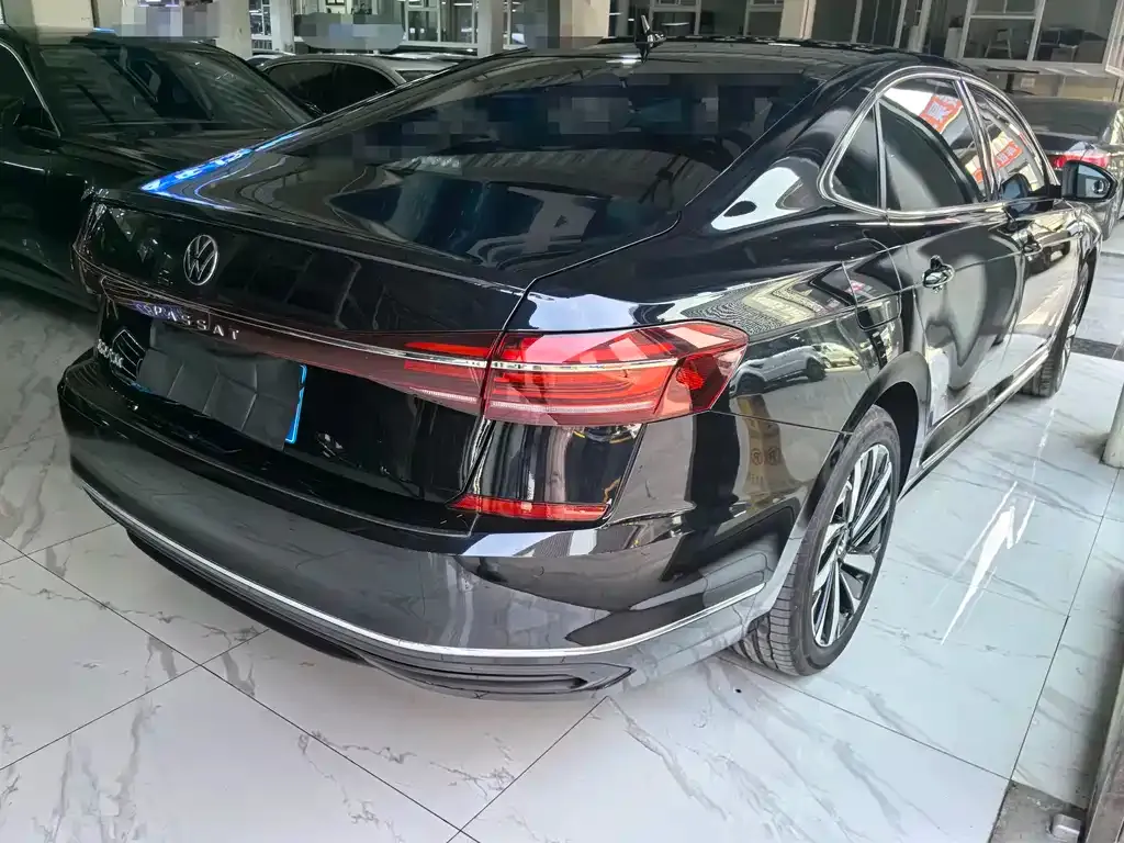 Volkswagen Passat — фото 3