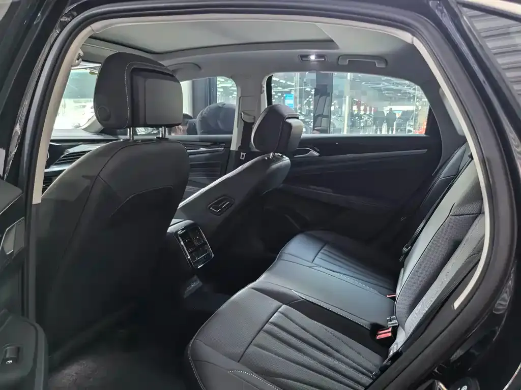 Volkswagen Passat — фото 5