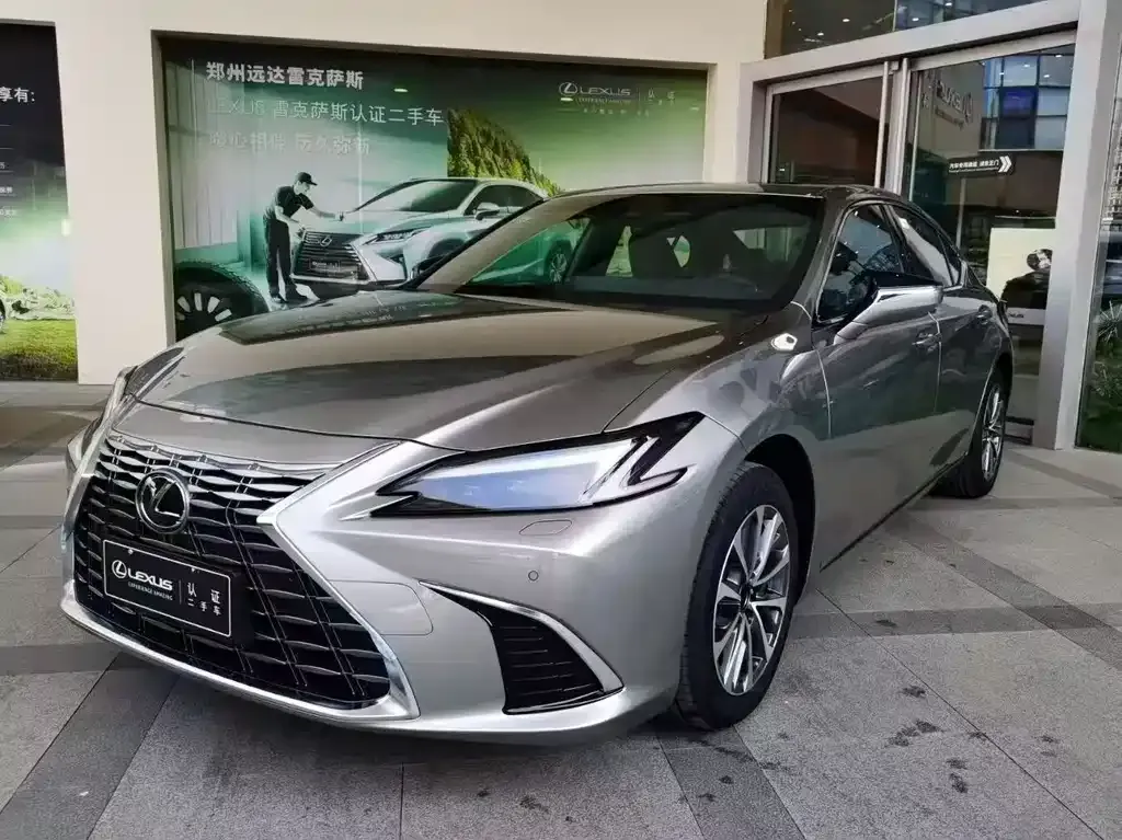 Lexus ES — фото 1