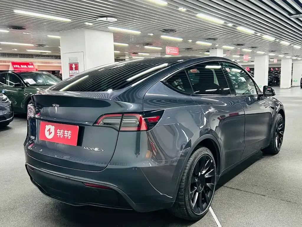 Tesla Model Y — фото 4