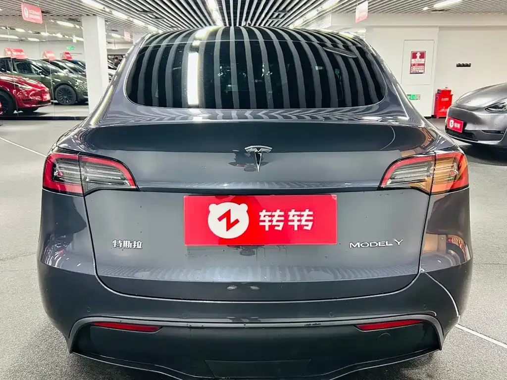 Tesla Model Y — фото 5