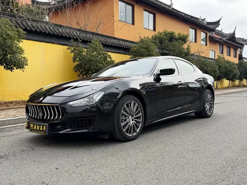 Maserati Ghibli — фото 1