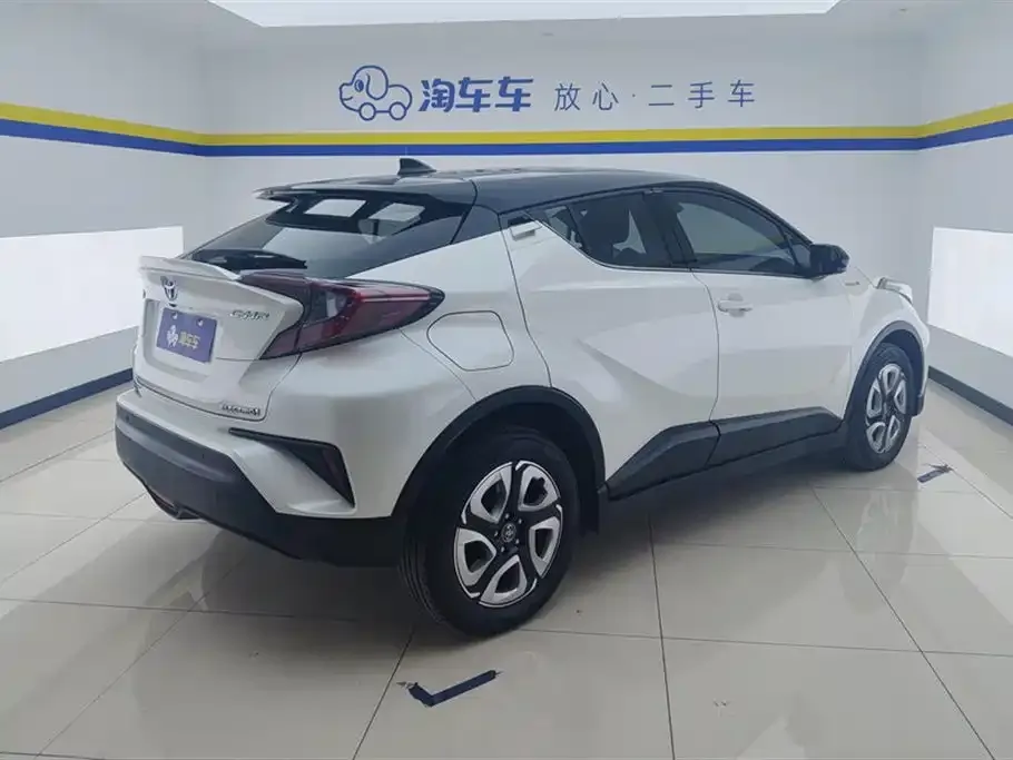 Toyota C-HR EV — фото 2