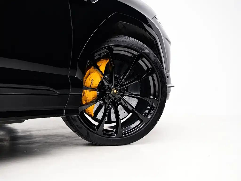 Lamborghini Urus — фото 2