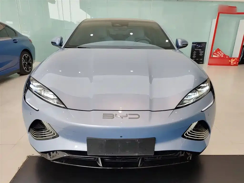BYD Seal — фото 10